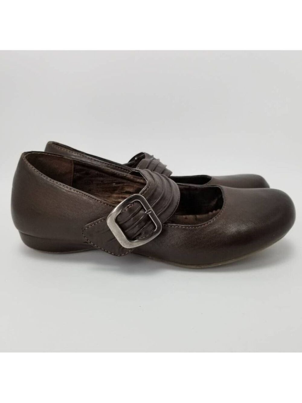 Out Of Order Leather Mary Jane Flat Shoes Brown Buckle Adjustable Strap Size 7